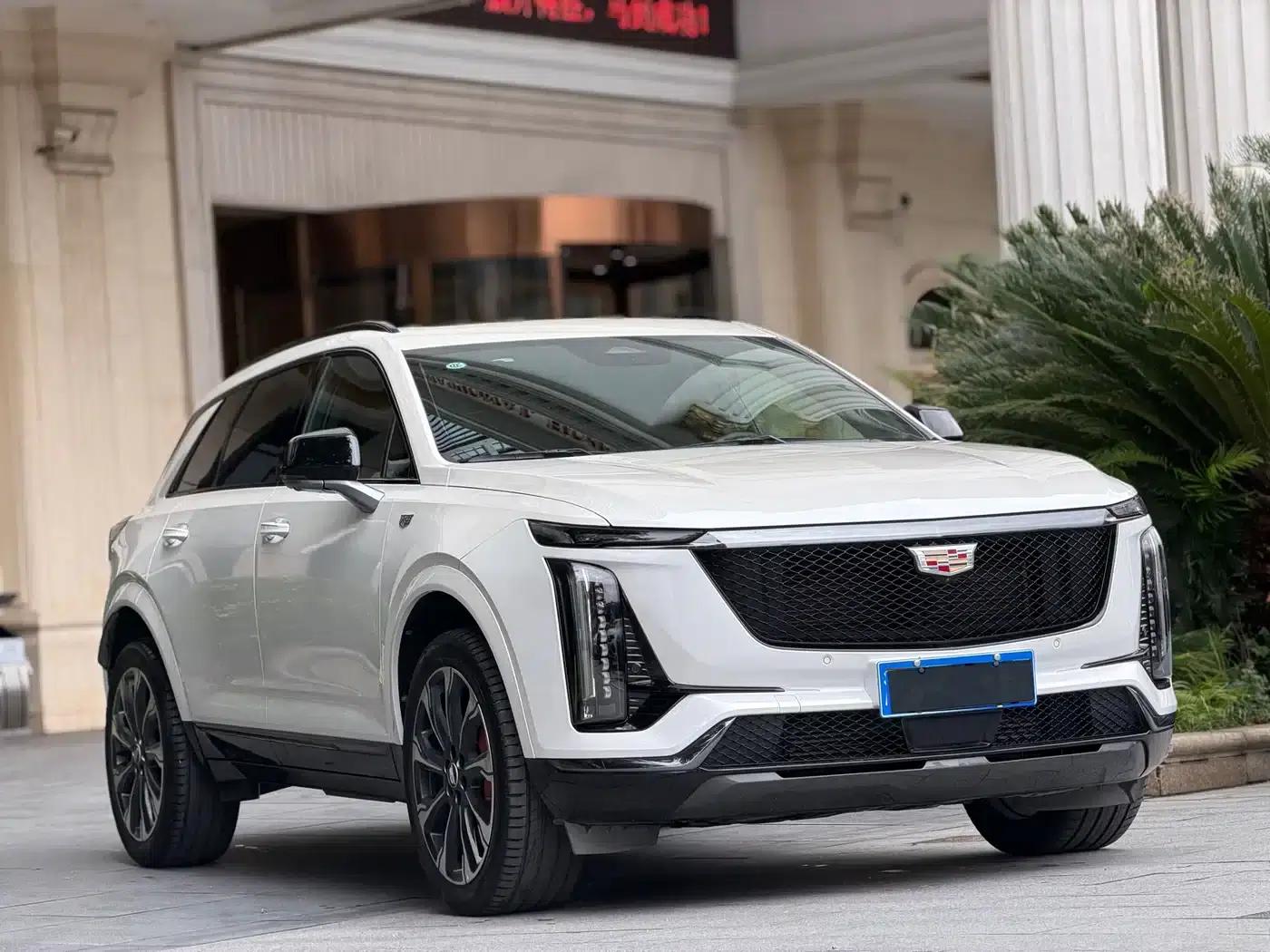 Cadillac XT5 2025 2.0T Platinum Edition — миниатюра 3