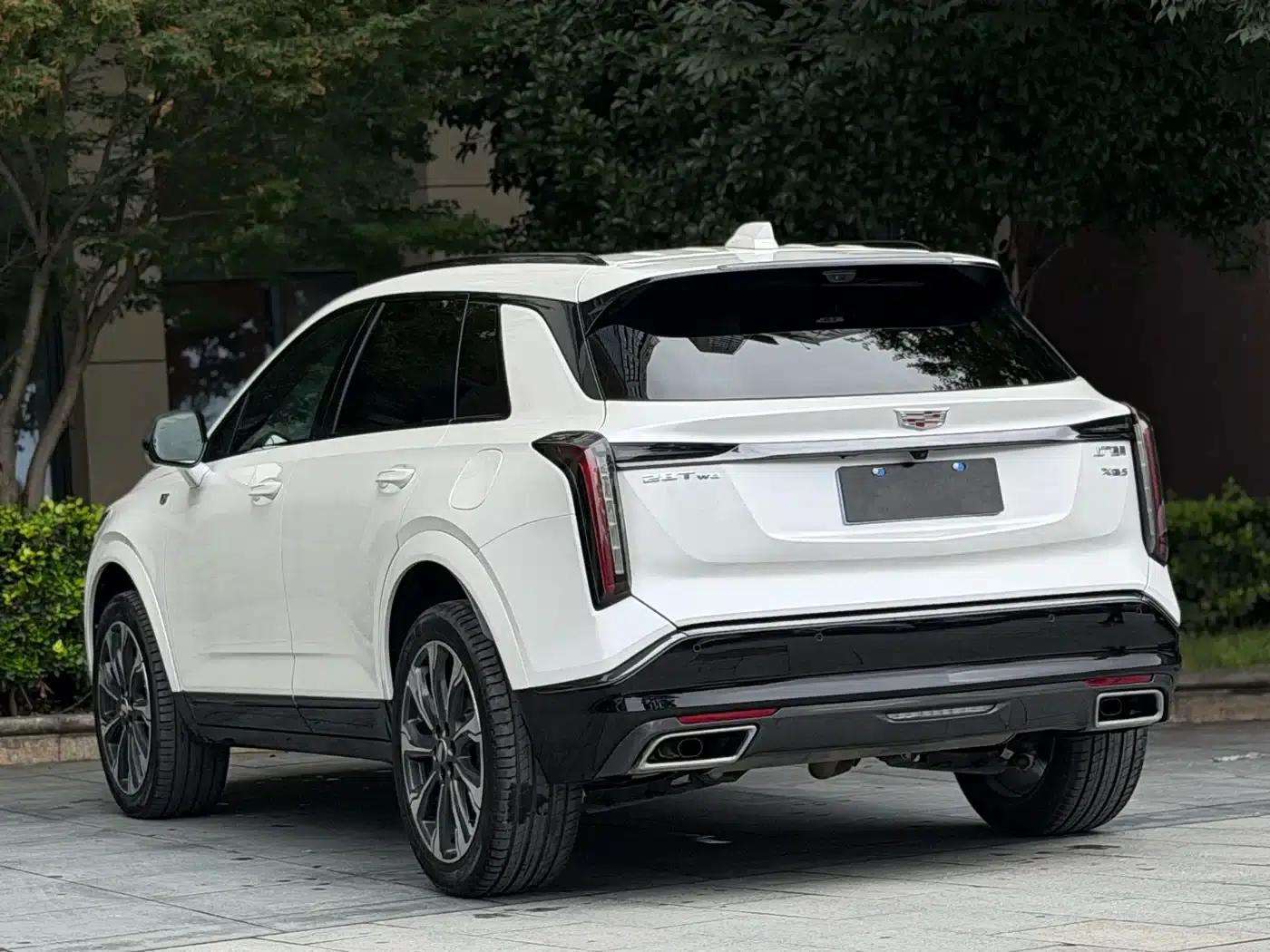 Cadillac XT5 2025 2.0T Platinum Edition — миниатюра 10
