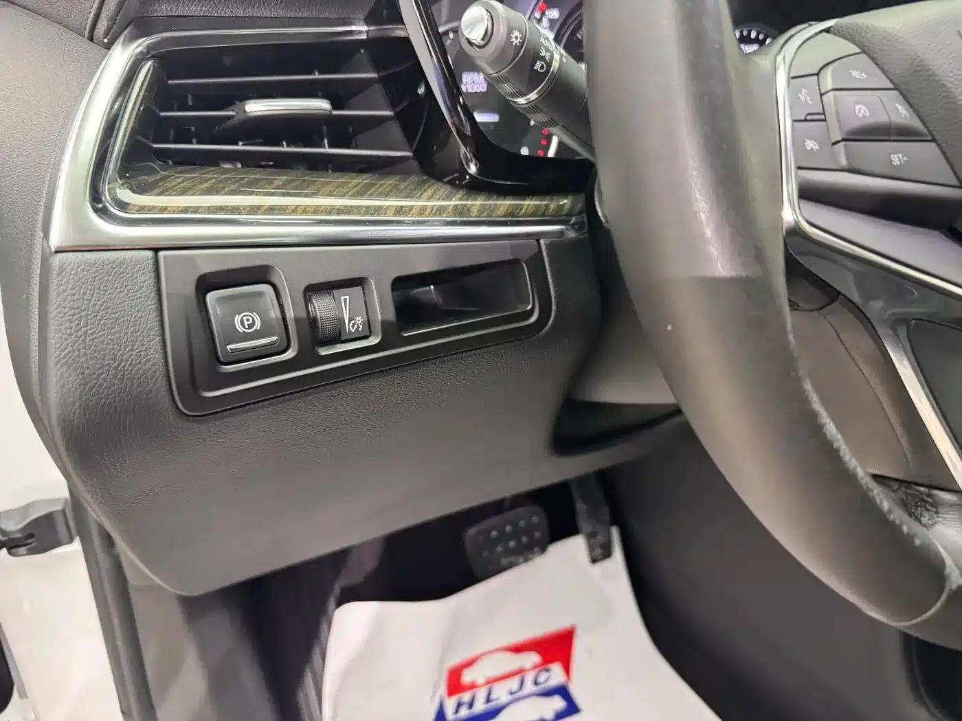 Cadillac XT5 2018 28T AWD Luxury — миниатюра 17