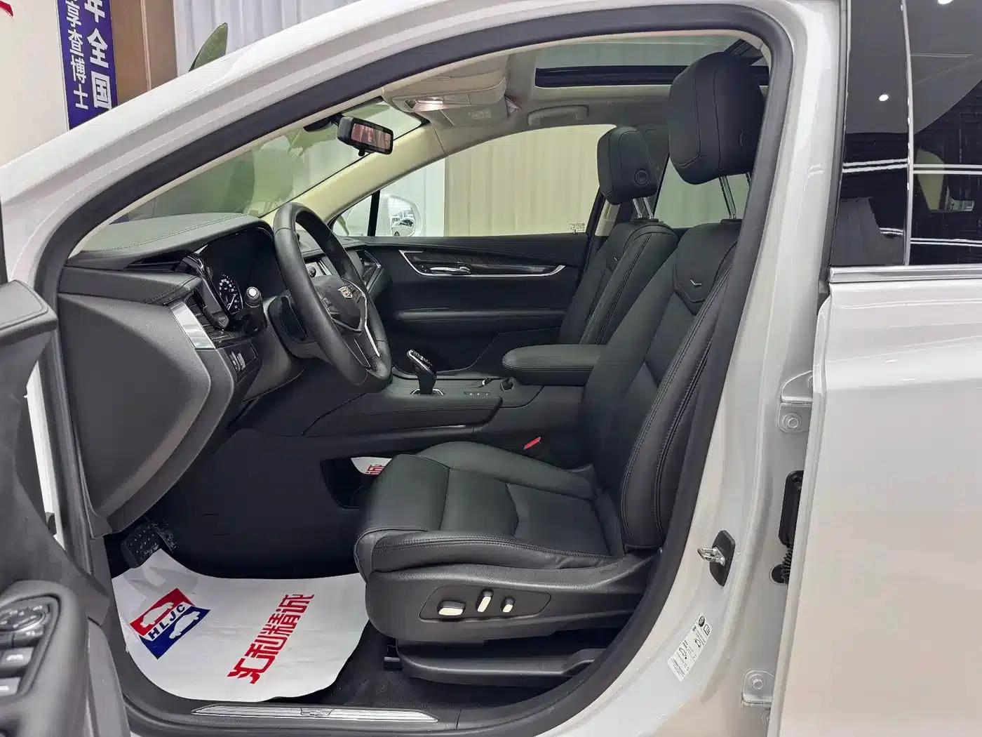 Cadillac XT5 2018 28T AWD Luxury — миниатюра 7