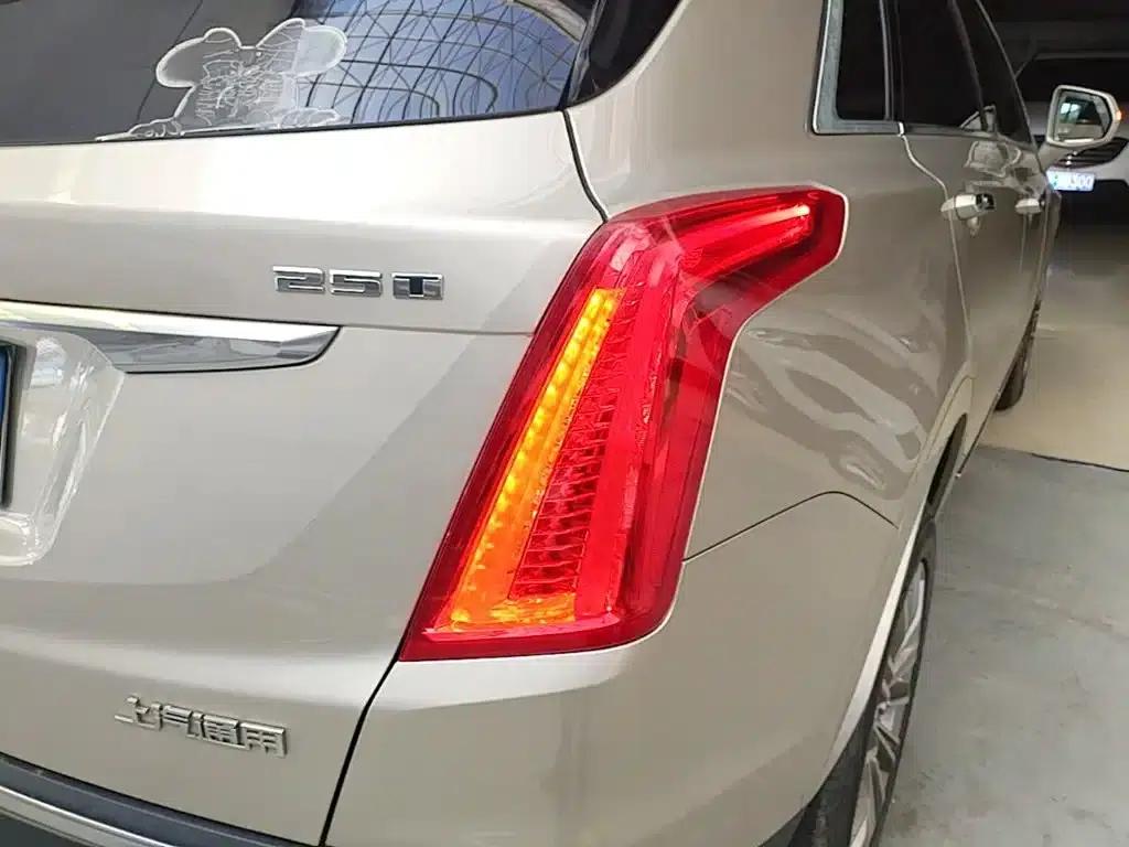 2016 Cadillac XT5 25T Luxury — миниатюра 8