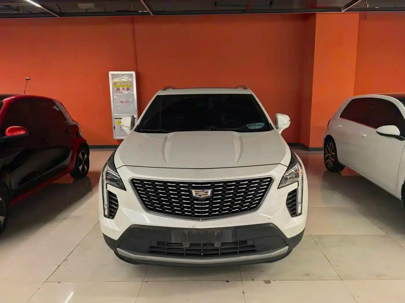 2018 Cadillac XT4 28T 2WD Luxury — миниатюра 2