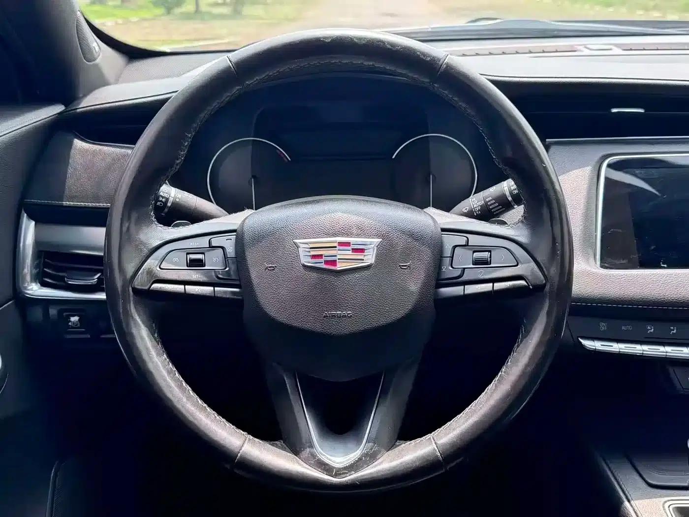 2018 Cadillac XT4 28T Two-Wheel Drive Premium Edition — миниатюра 16