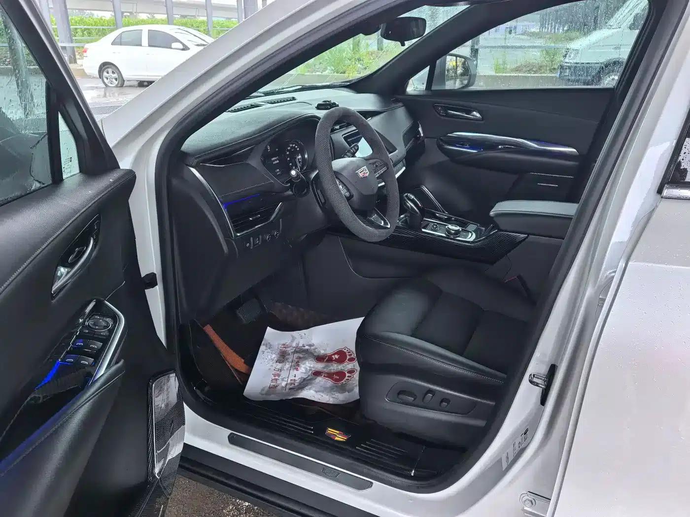 Cadillac XT4 2021 28T Two-Wheel Drive Technology Edition — миниатюра 4
