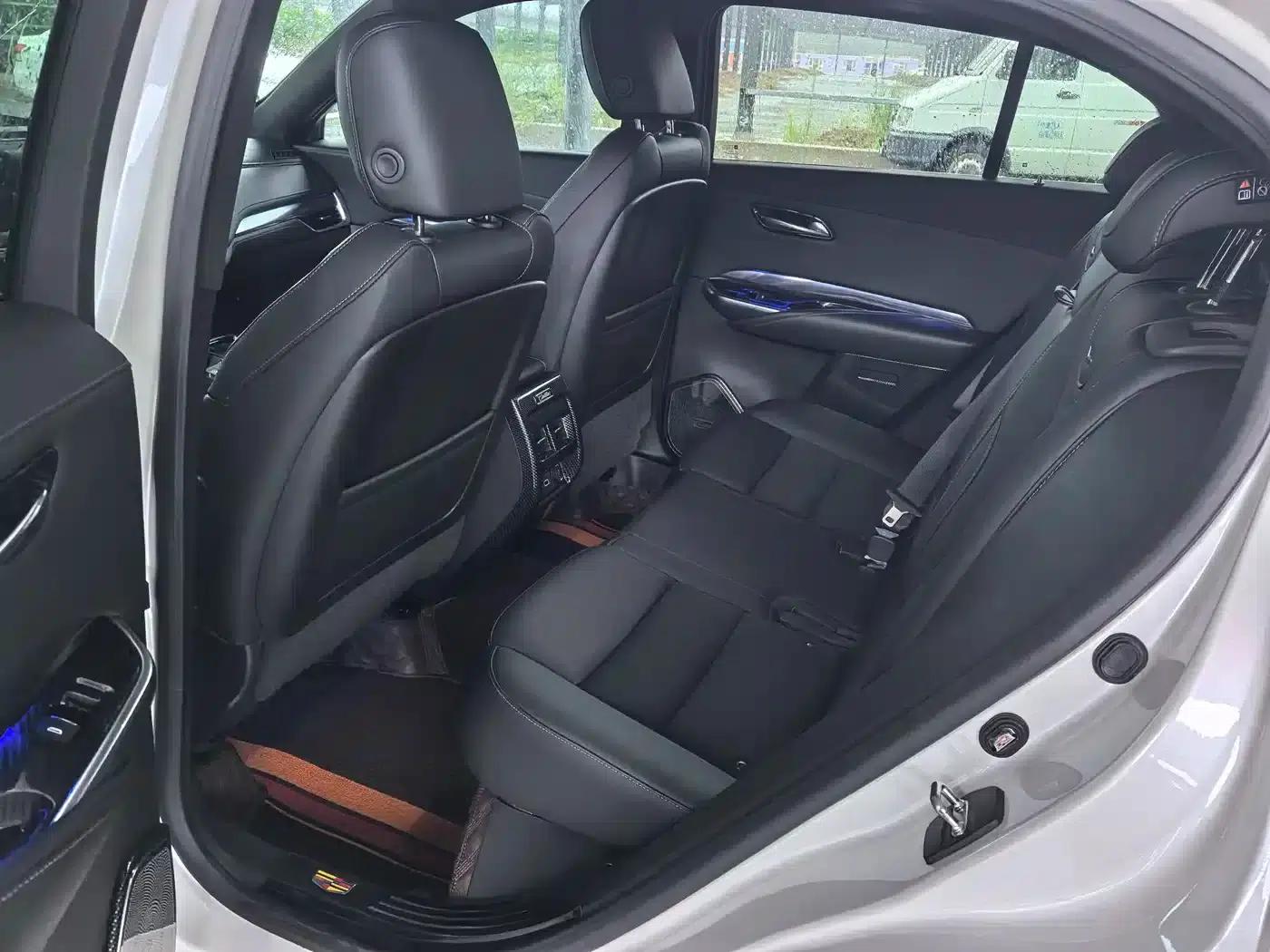 Cadillac XT4 2021 28T Two-Wheel Drive Technology Edition — миниатюра 5