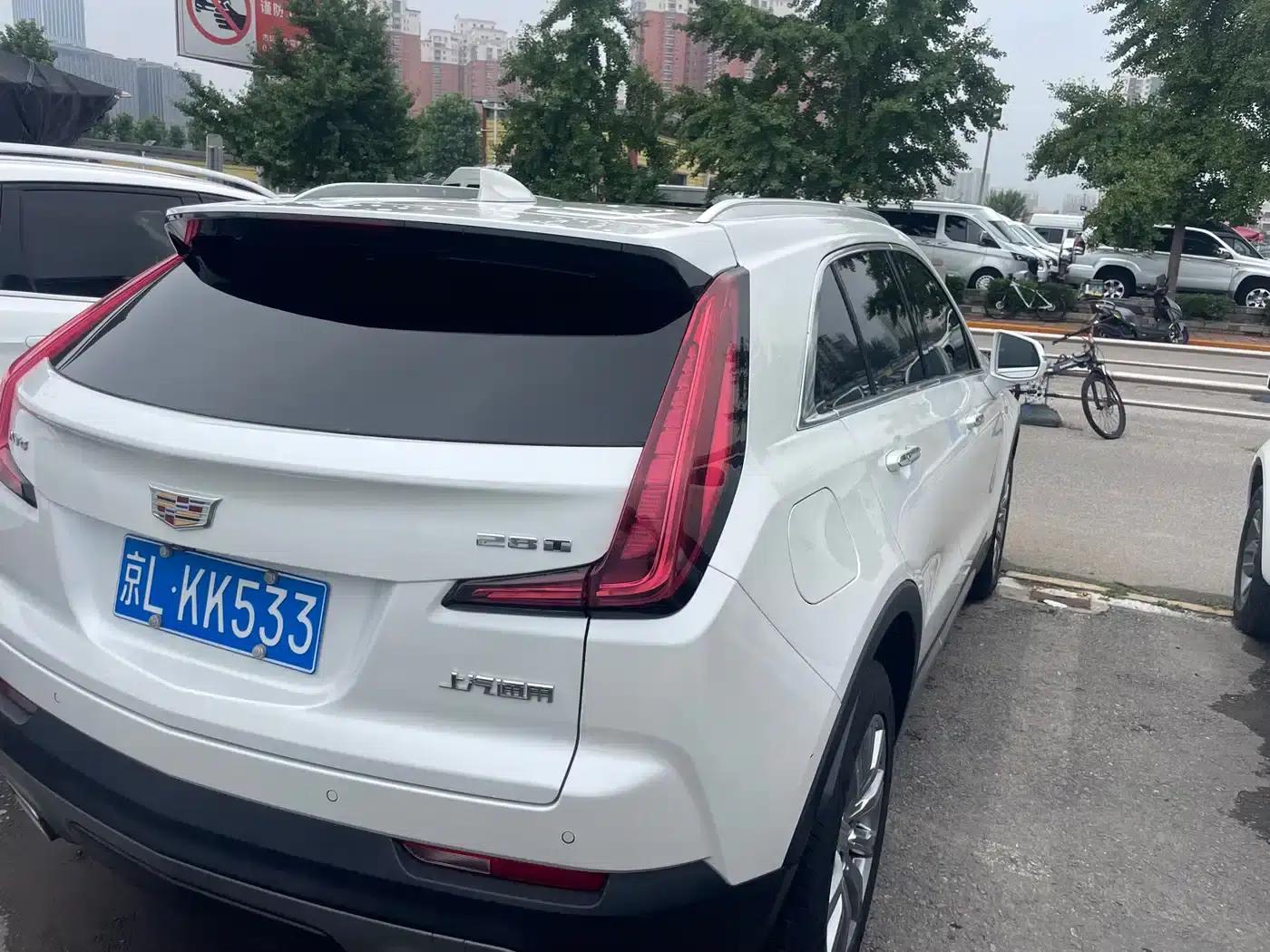 2021 Cadillac XT4 28T Two-Wheel Drive Luxury — миниатюра 4