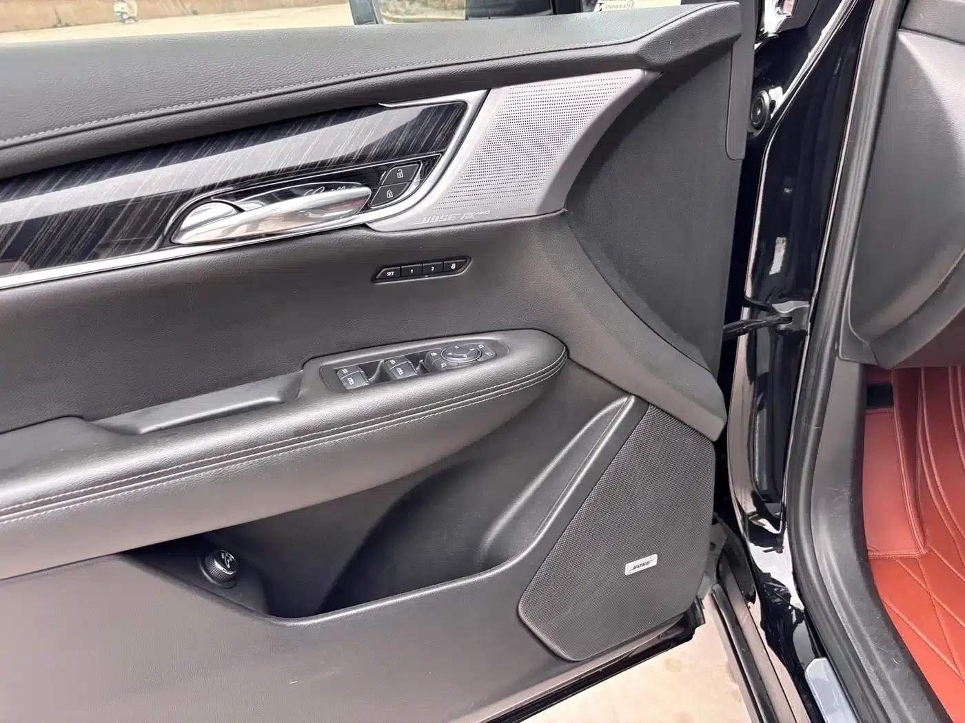 2020 Cadillac XT6 28T Six-Seat AWD Luxury — миниатюра 22