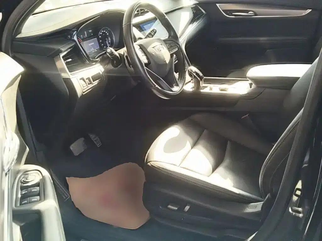 Cadillac XT6 2021 2.0T Six-Seat AWD Fashion Edition — миниатюра 15