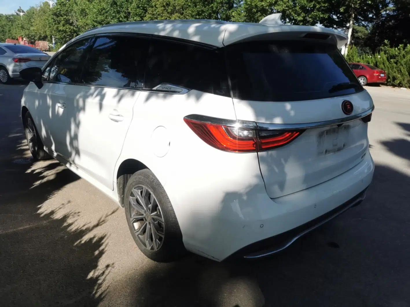 BYD Song MAX 2019 1.5T Automatic Smart Connect Ruiyi Model 6-Seater China V Standard — миниатюра 4