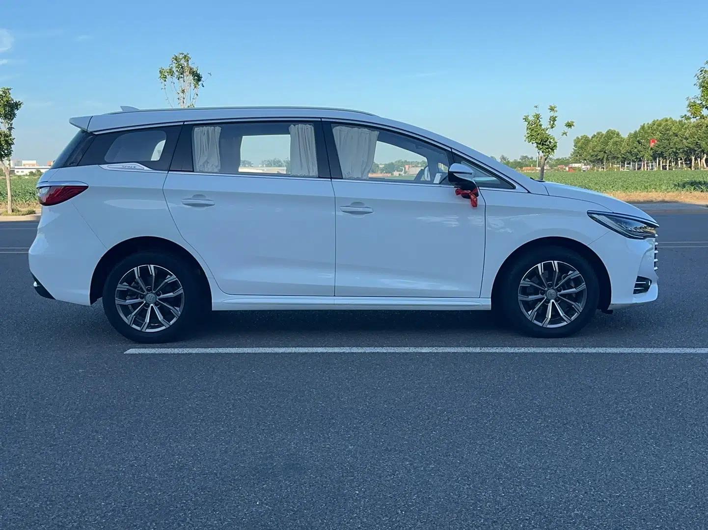 BYD Song MAX 2019 1.5T Automatic Smart Connect Prestige Model 6 Seats China VI Standard — миниатюра 13