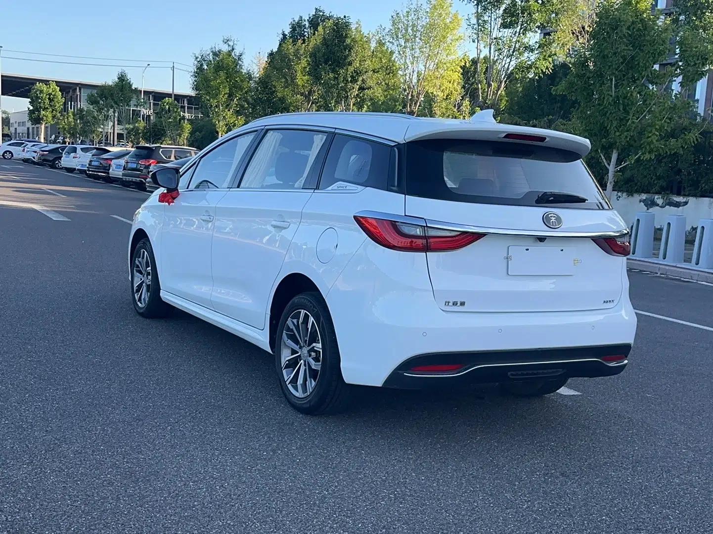 BYD Song MAX 2019 1.5T Automatic Smart Connect Prestige Model 6 Seats China VI Standard — миниатюра 14