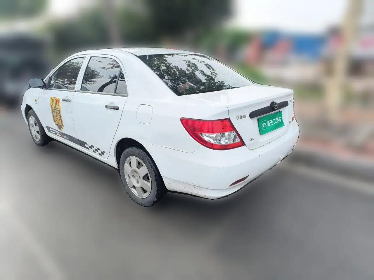 BYD F3 2012 Energy-Saving Edition 1.5L Manual Standard Model — миниатюра 4