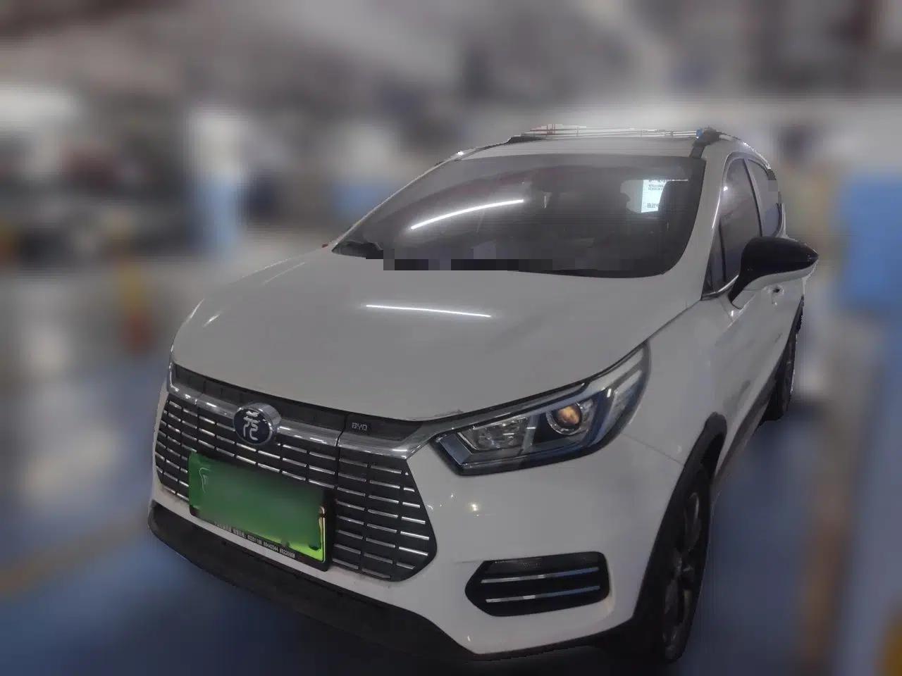 BYD Yuan New Energy 2019 EV360 Smart Connect Leading Model — миниатюра 1