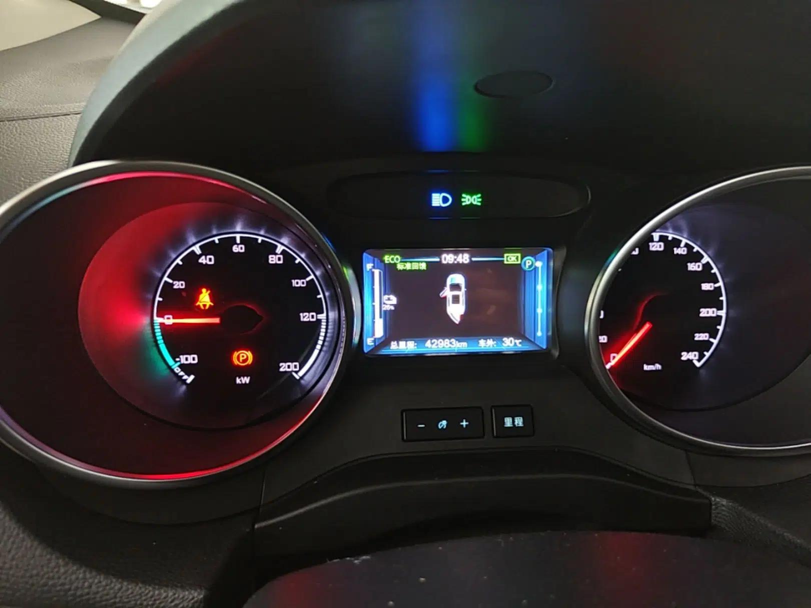BYD Yuan New Energy 2019 EV360 Smart Connect Elite Model — миниатюра 14