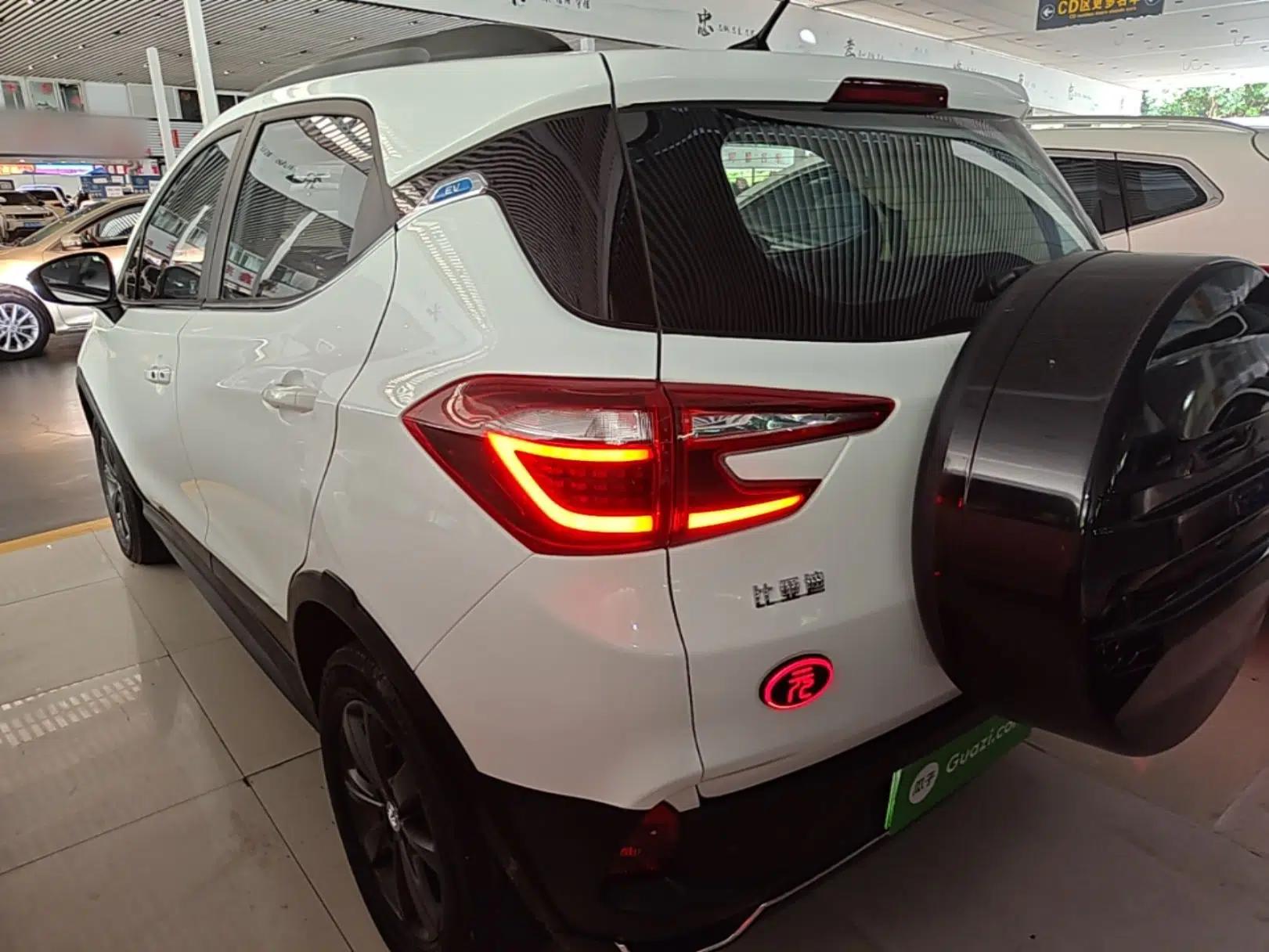 BYD Yuan New Energy 2019 EV360 Smart Connect Elite Model — миниатюра 4