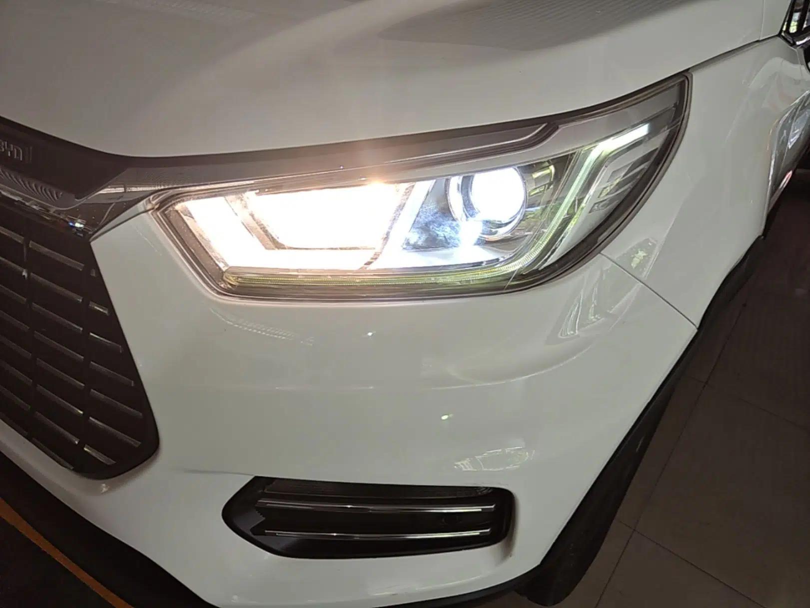 BYD Yuan New Energy 2019 EV360 Smart Connect Elite Model — миниатюра 8