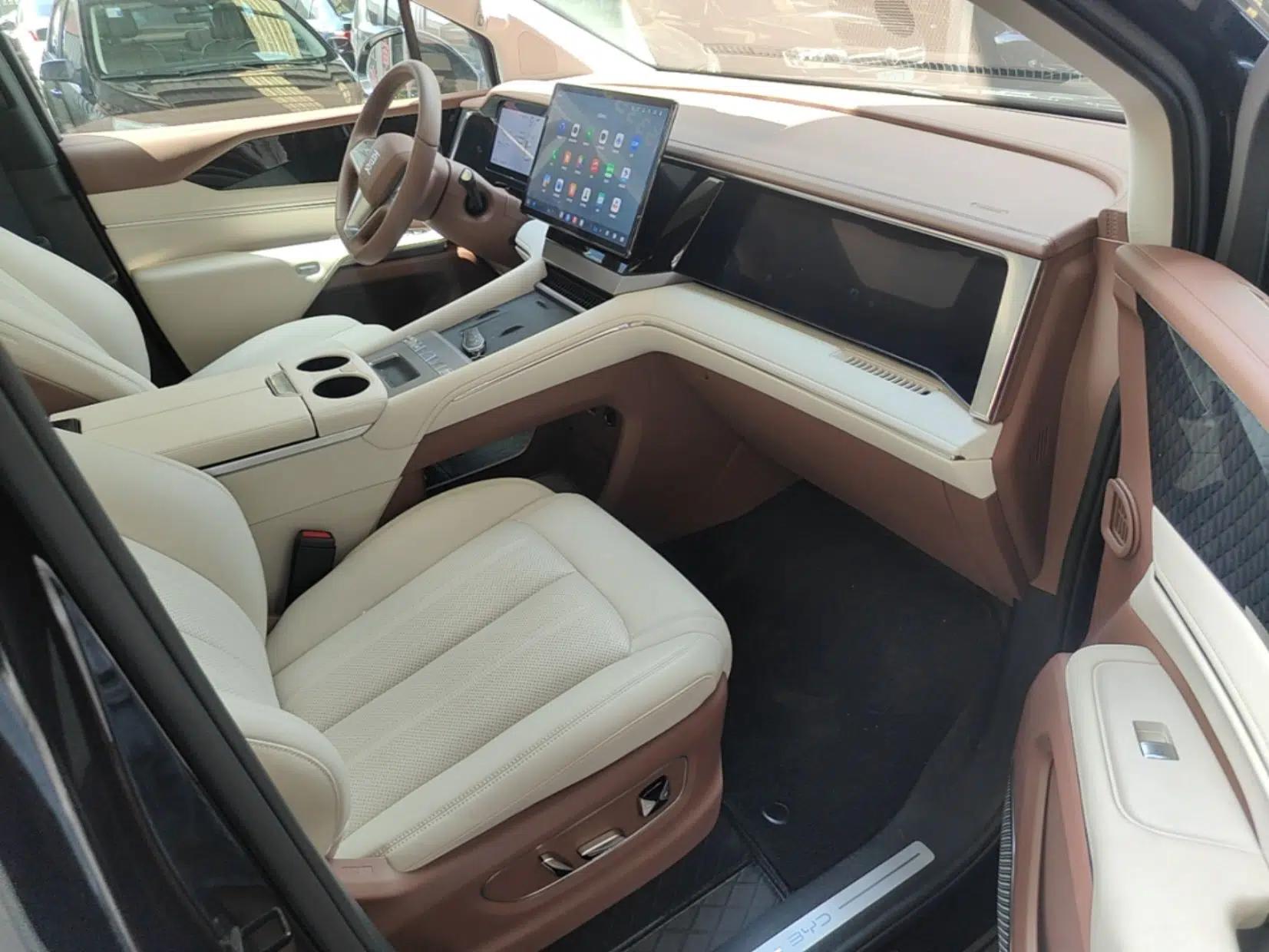 BYD Xia 2025 DM-i 1.5T 180km Excellence Model — миниатюра 19