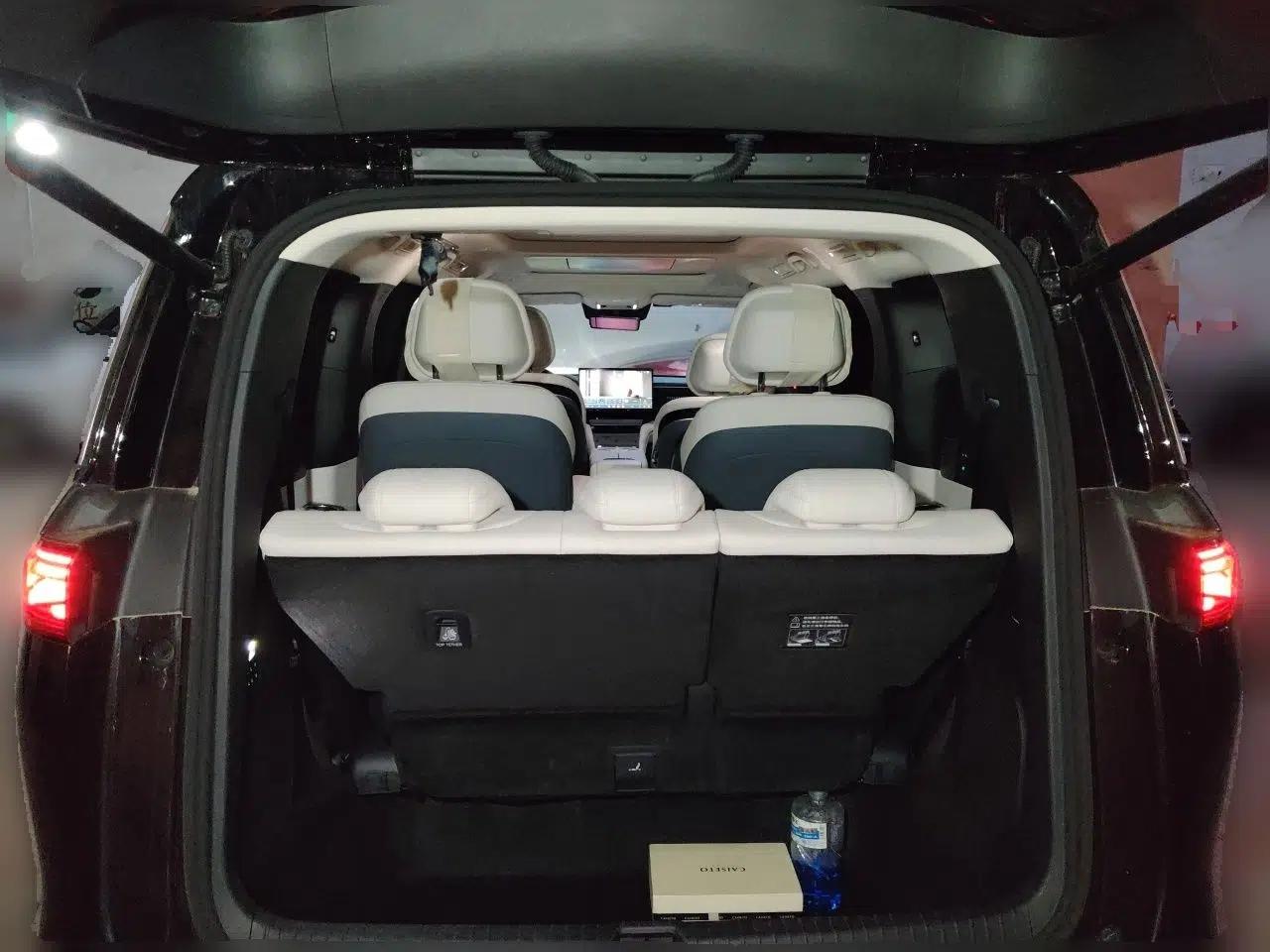 BYD Xia 2026 DM-i 1.5T 218KM Excellence Edition — миниатюра 19