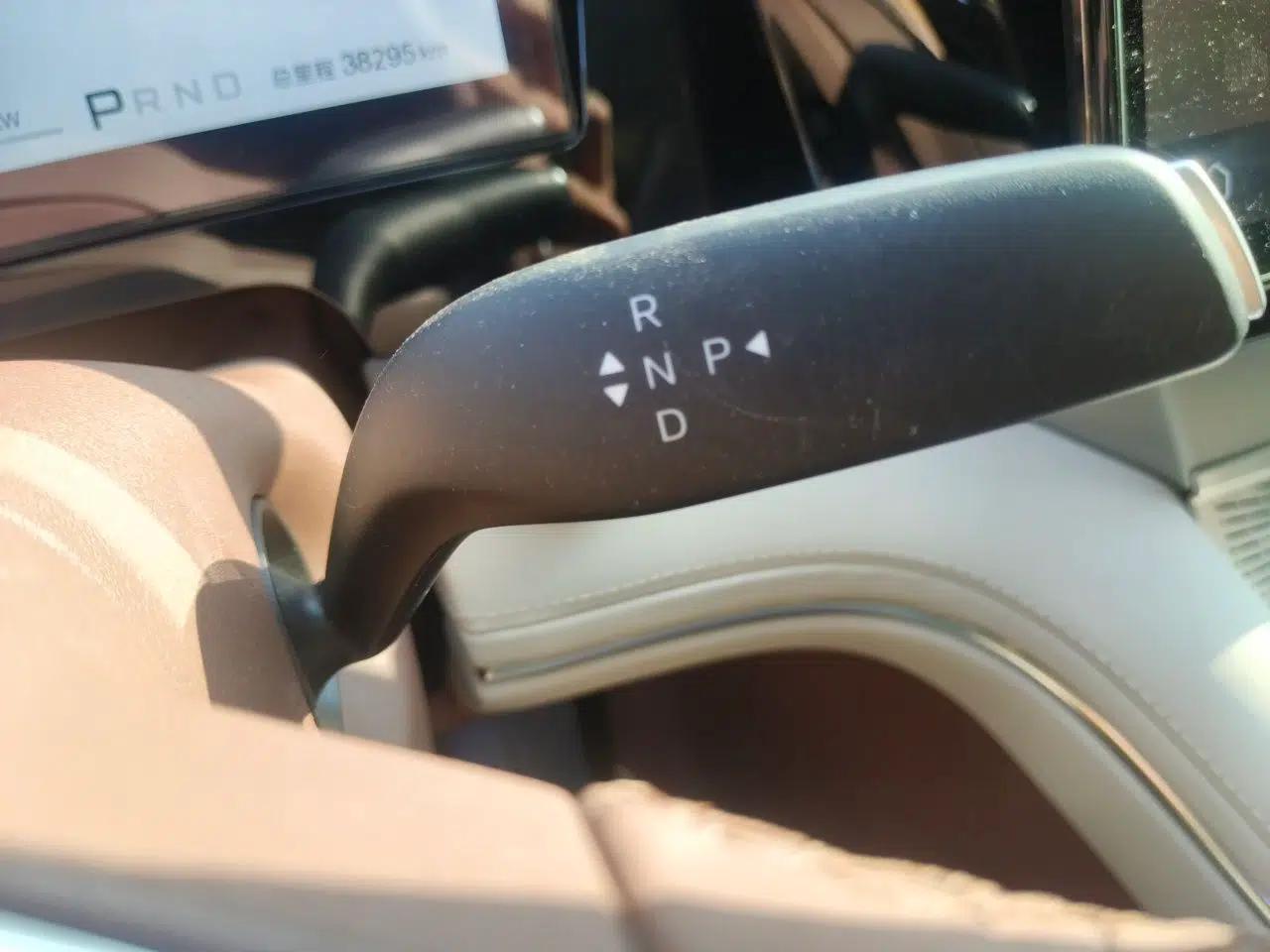 BYD Xia 2025 DM-i 1.5T 180km Excellence Model — миниатюра 14