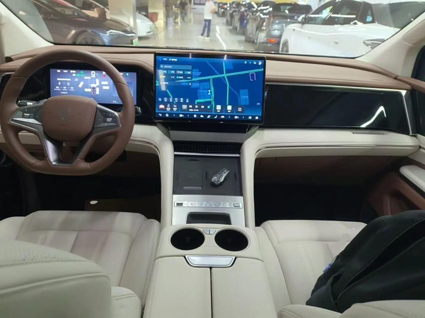 BYD Xia 2025 DM-i 1.5T 180km Beyond Edition — миниатюра 12