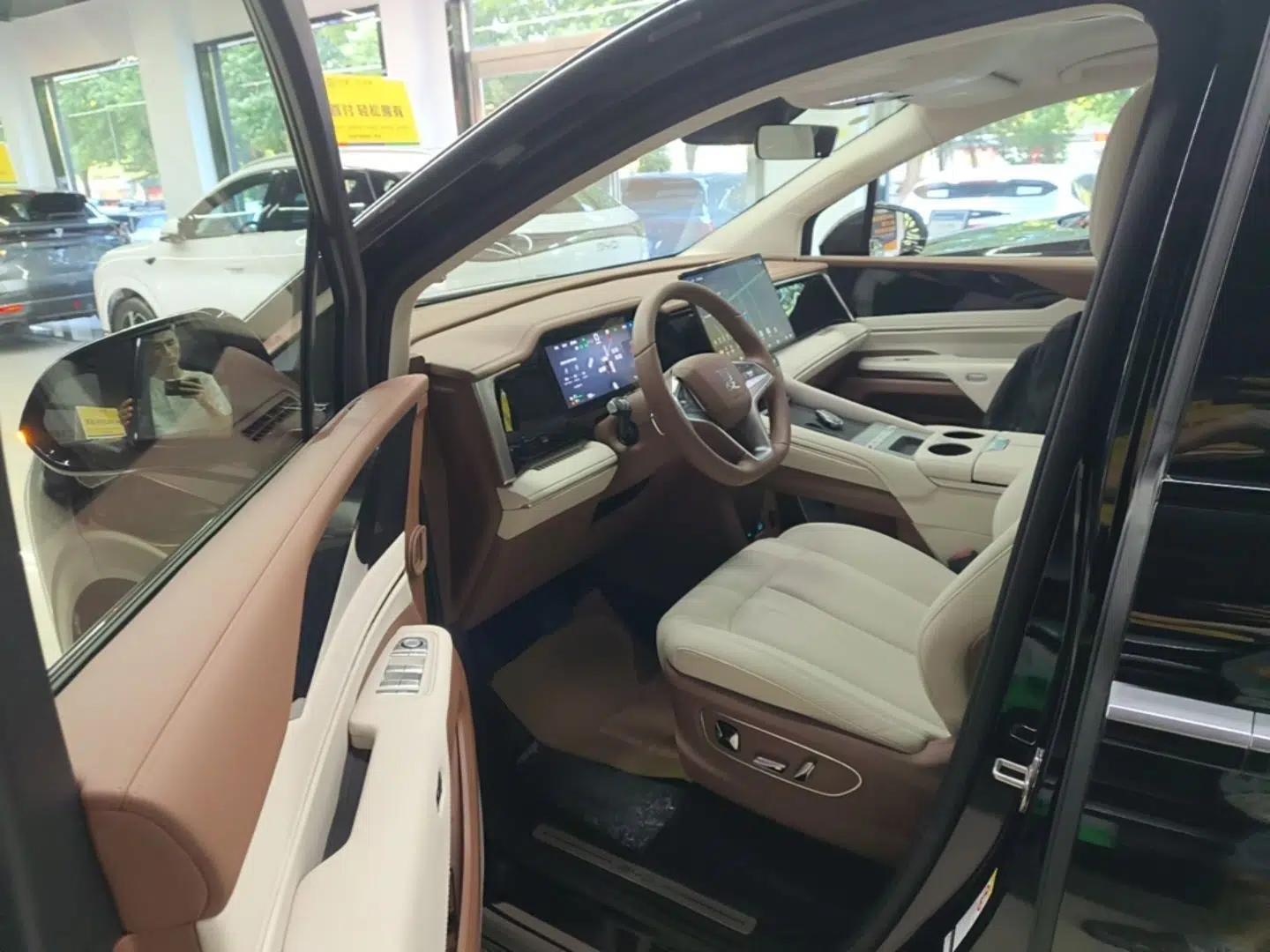 BYD Xia 2025 DM-i 1.5T 180km Beyond Edition — миниатюра 18