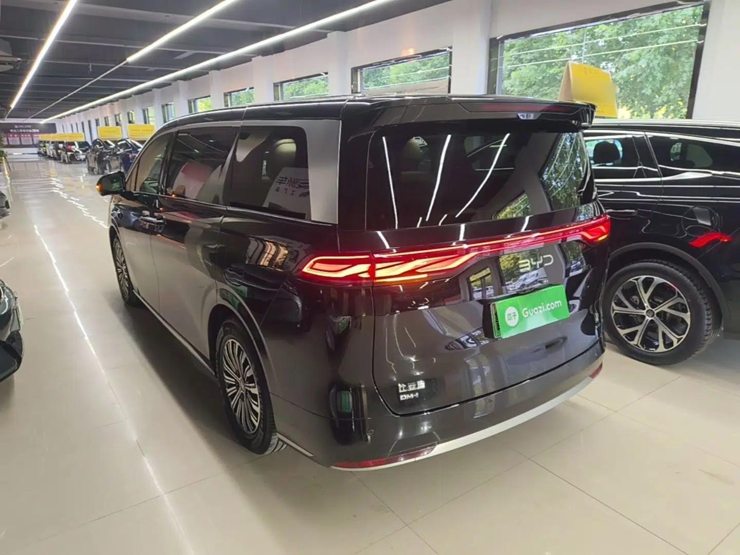 BYD Xia 2025 DM-i 1.5T 180km Beyond Edition — миниатюра 4