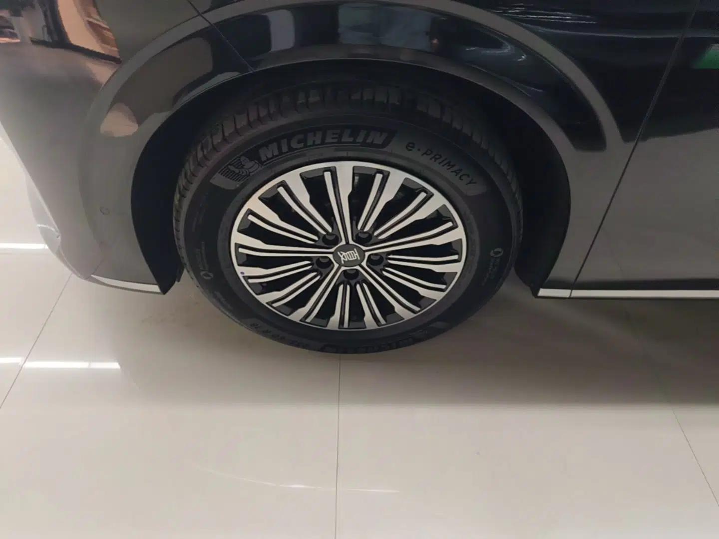 BYD Xia 2025 DM-i 1.5T 180km Beyond Edition — миниатюра 10