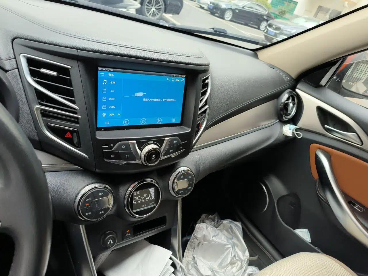 BYD Song 2016 1.5TI Manual Luxury Model — миниатюра 13