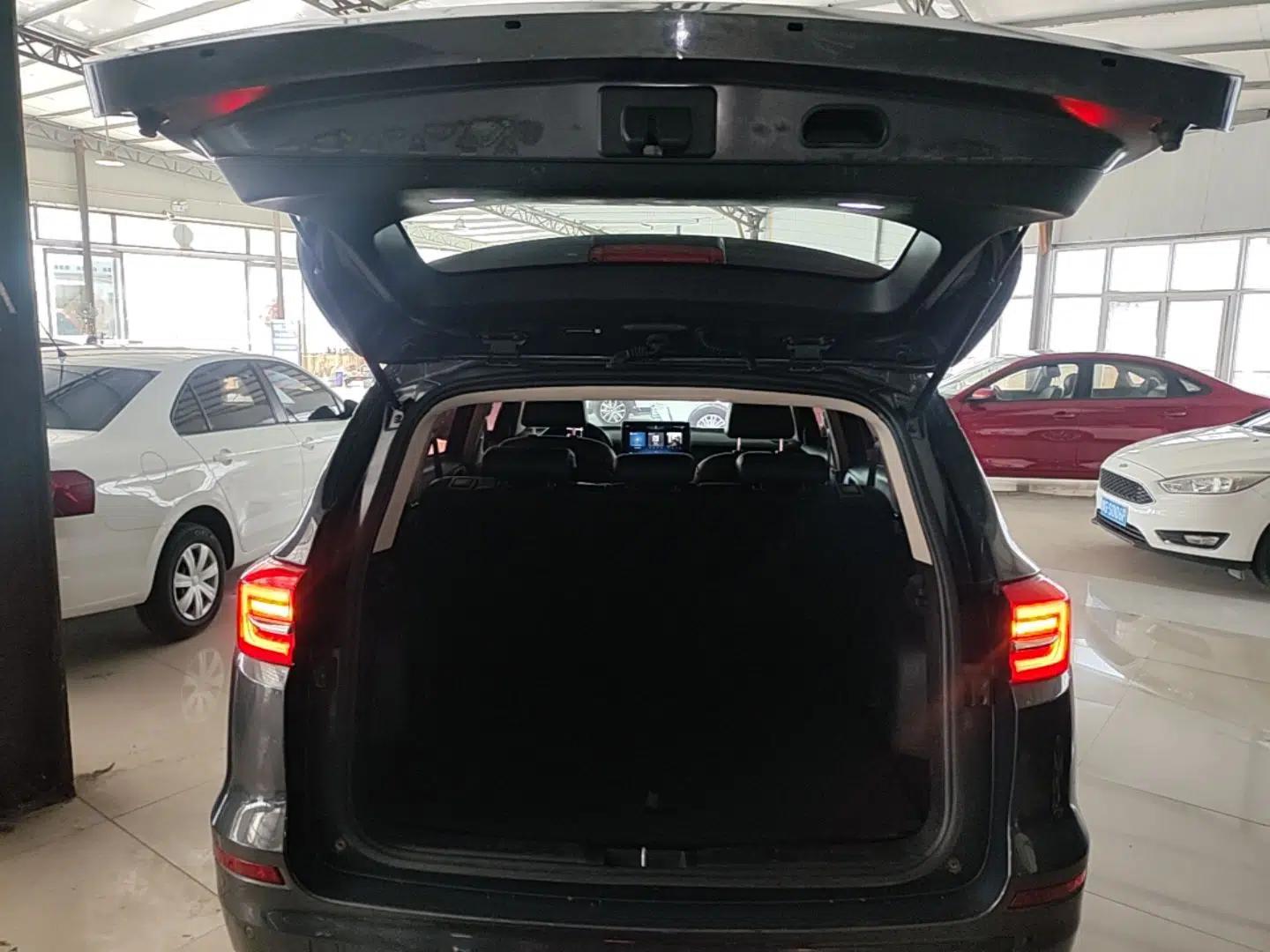 BYD Song 2019 1.5TI Automatic Smart Connect Luxurious Edition — миниатюра 27