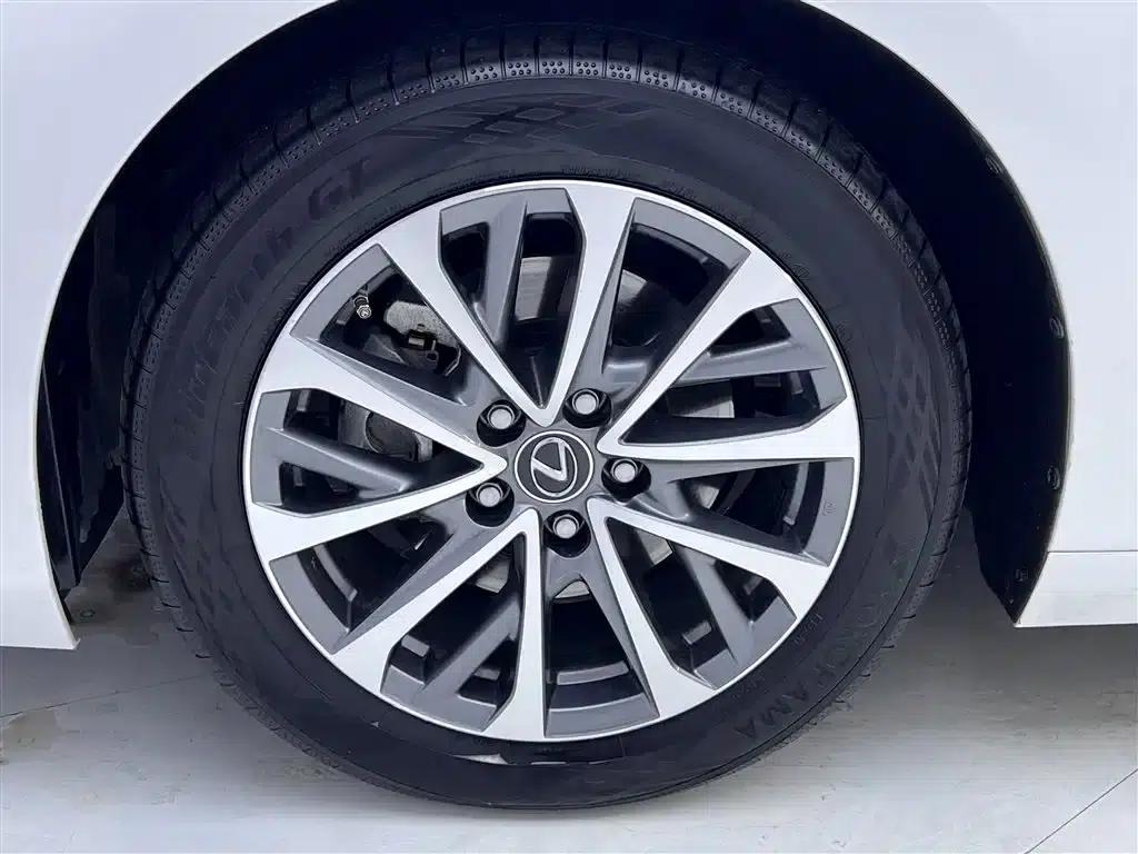 Lexus ES 2022 200 Premium Edition — миниатюра 11