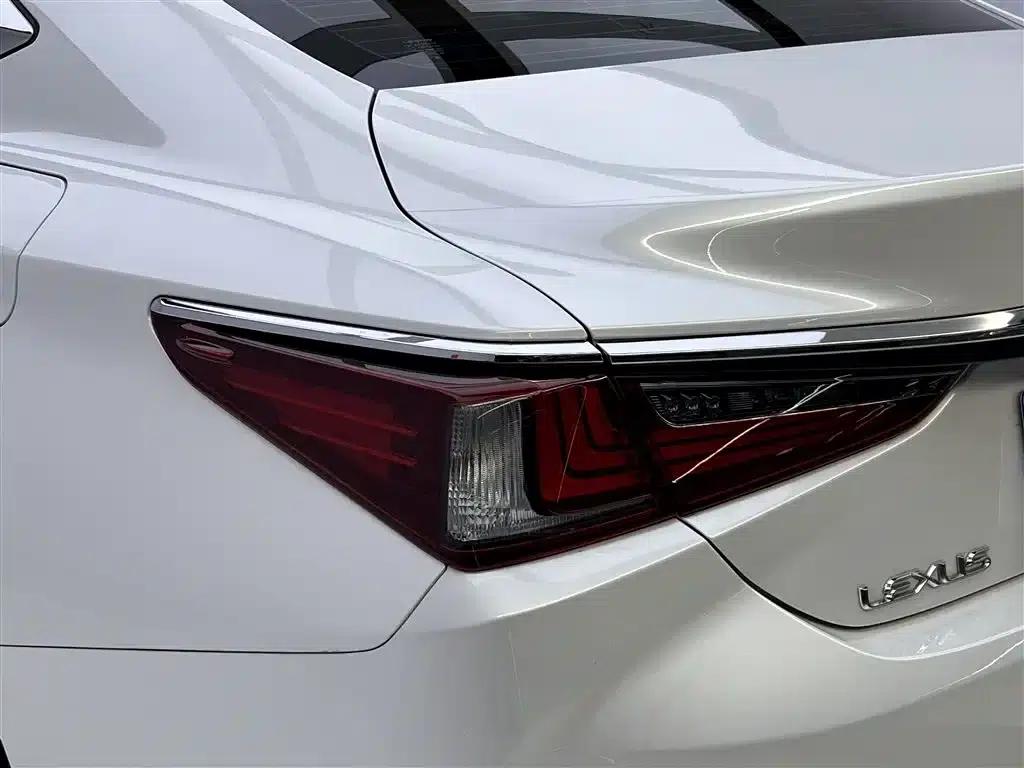 Lexus ES 2022 200 Premium Edition — миниатюра 10