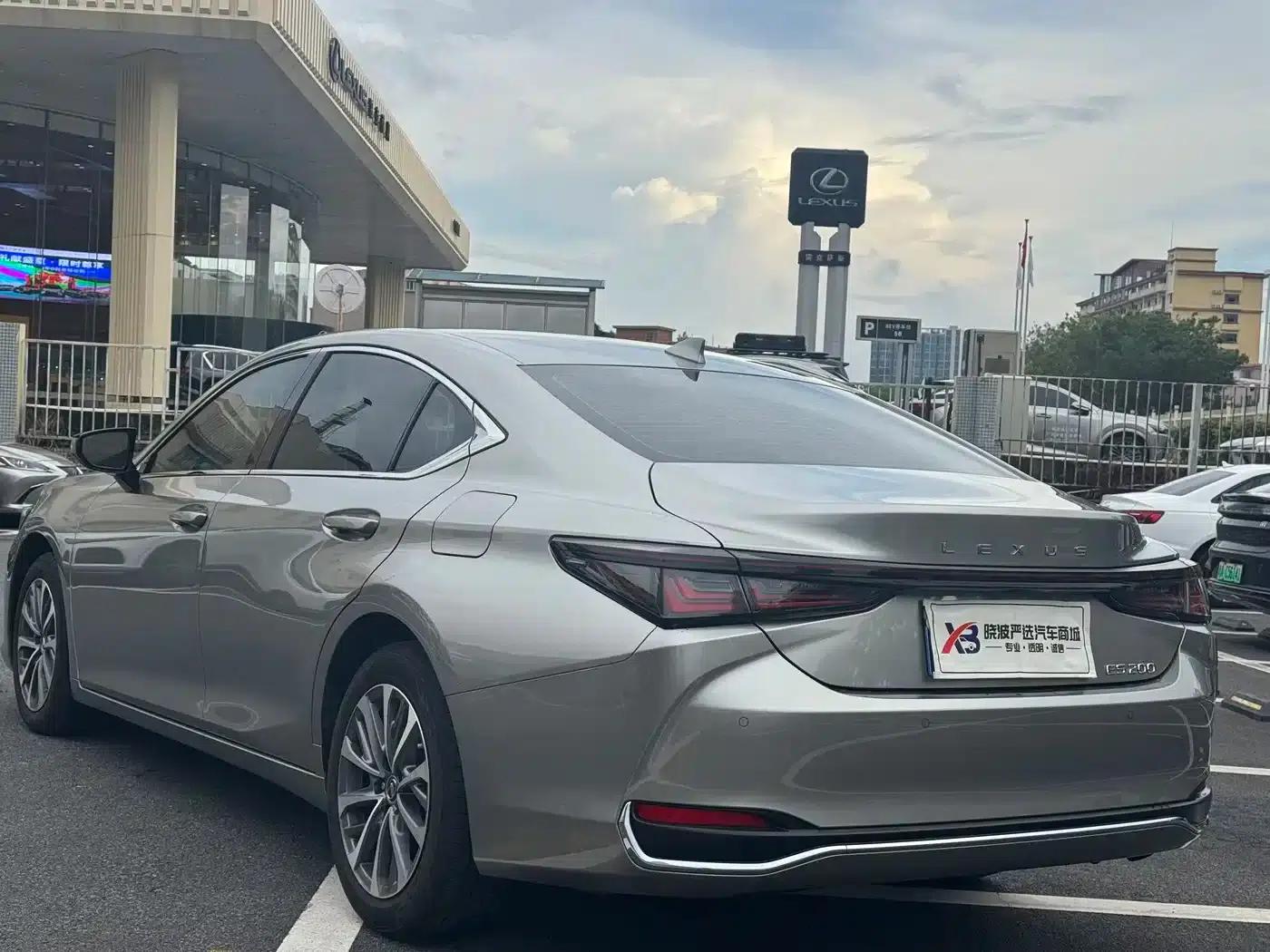 Lexus ES 2025 200 Premium Edition — миниатюра 2