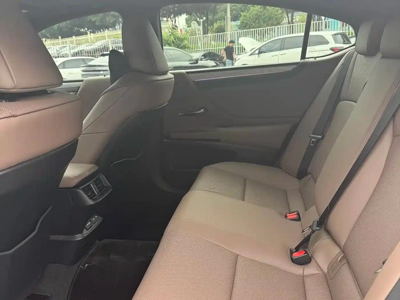 Lexus ES 2025 200 Premium Edition — миниатюра 14