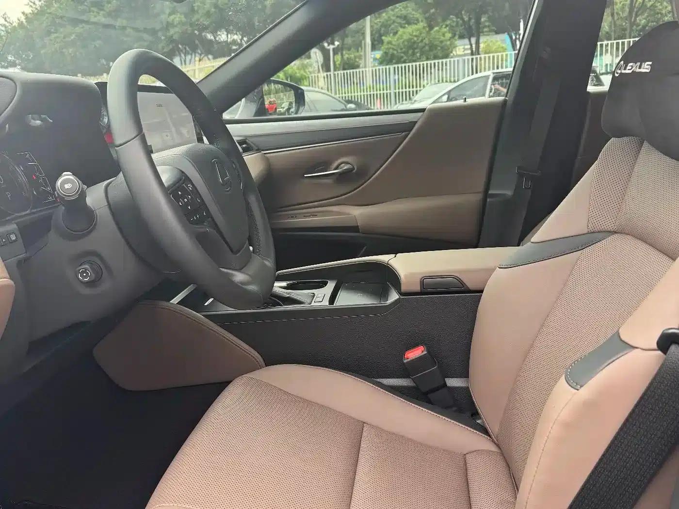 Lexus ES 2025 200 Premium Edition — миниатюра 8