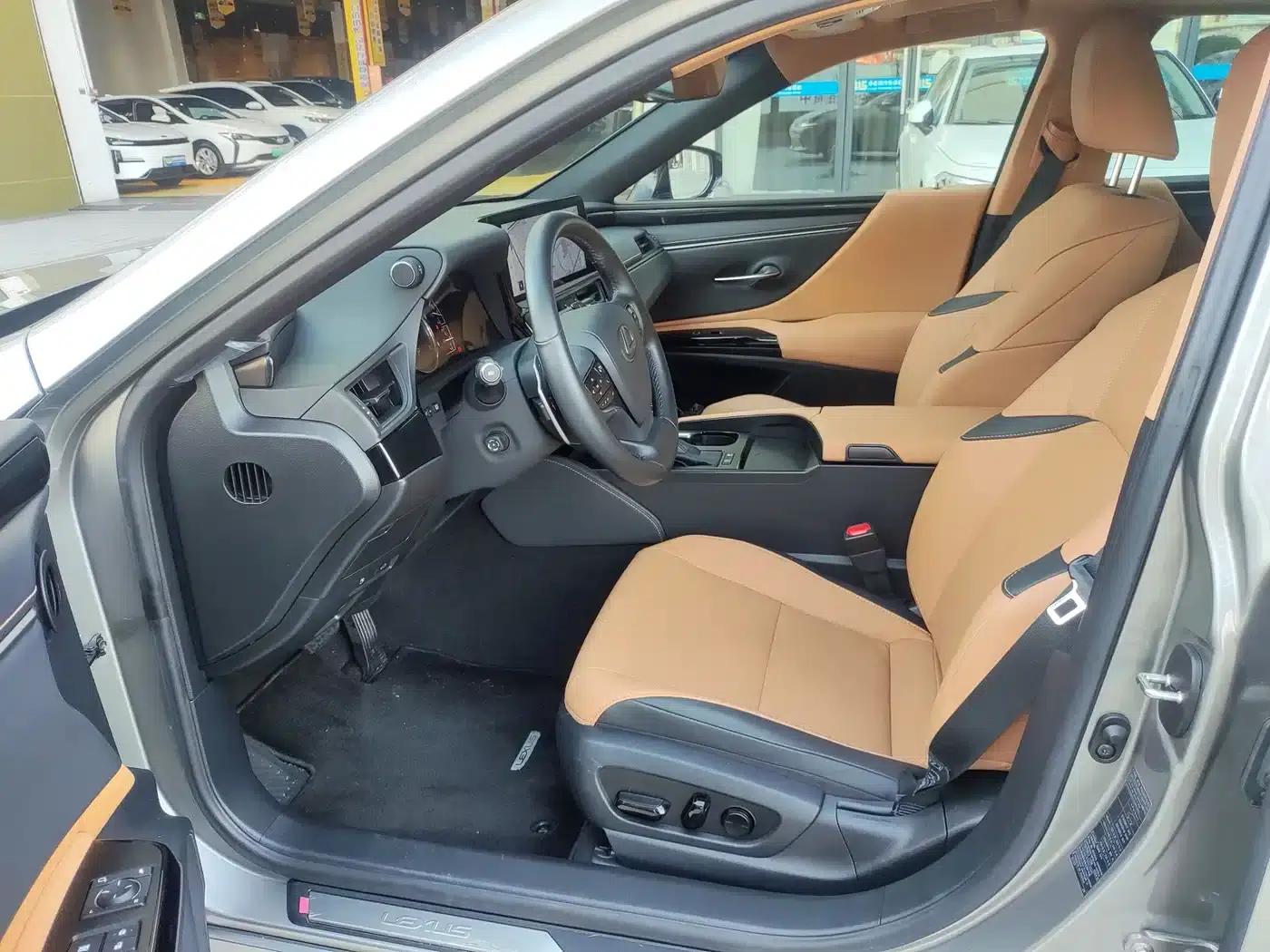 Lexus ES 2022 300h Premium Edition — миниатюра 6