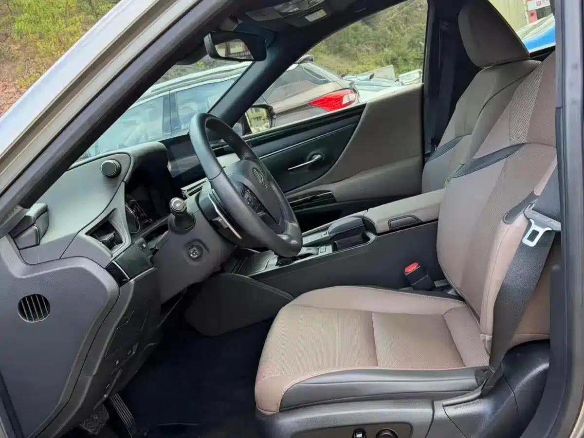 Lexus ES 2022 200 Premium Edition — миниатюра 3
