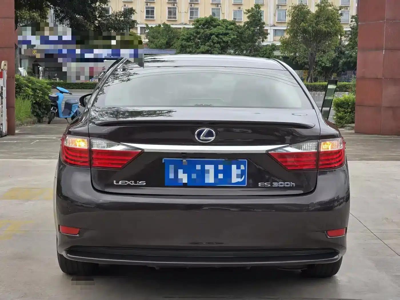Lexus ES 2013 300h Elite Edition — миниатюра 4