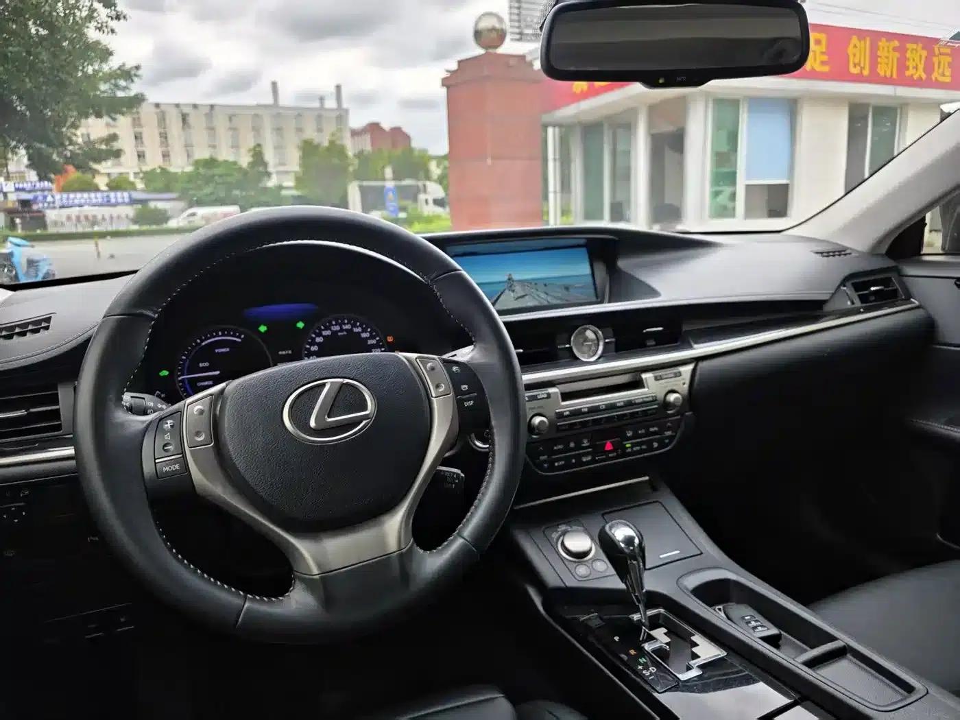 Lexus ES 2013 300h Elite Edition — миниатюра 6