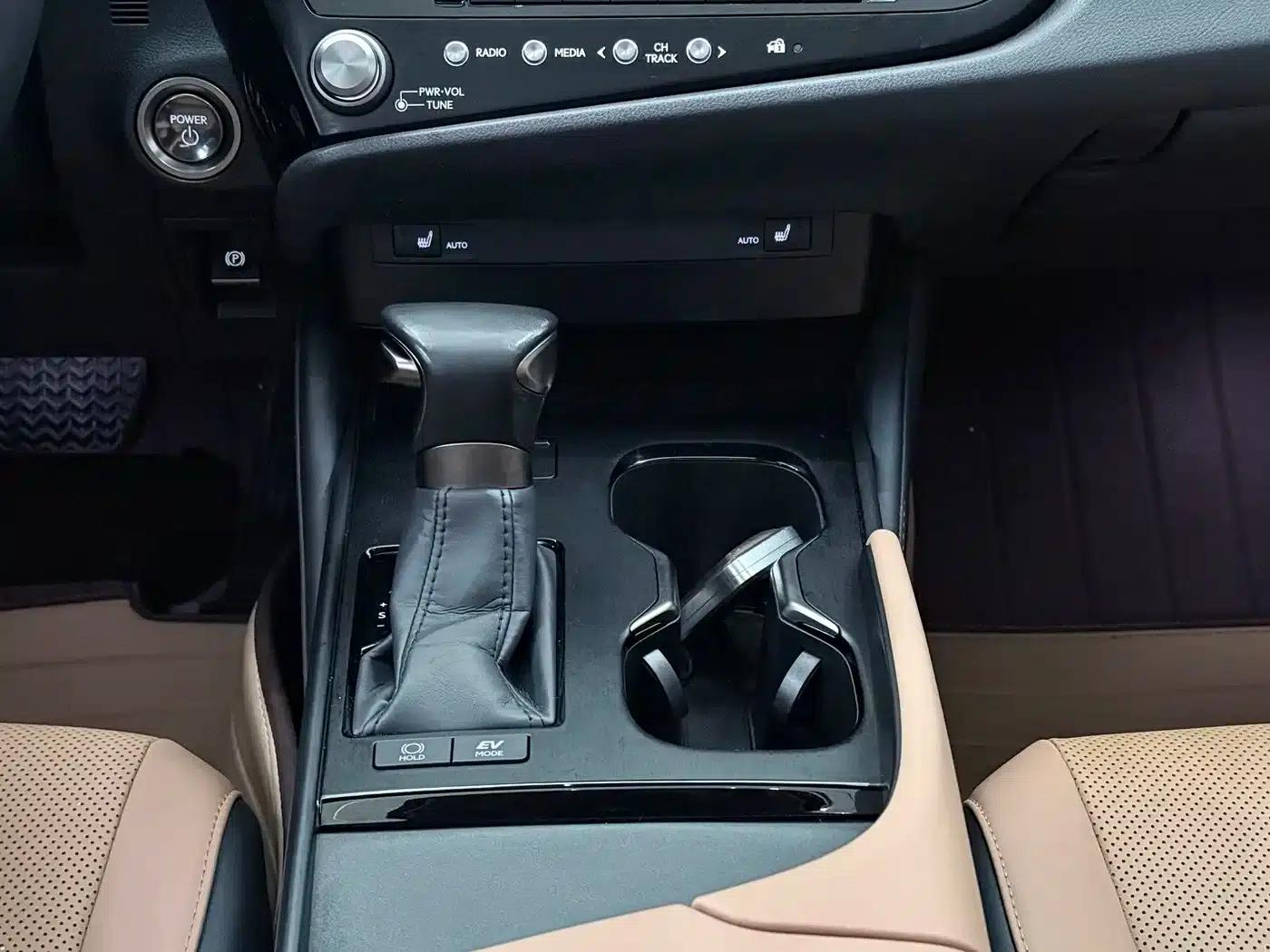 Lexus ES 2022 300h Premium Edition — миниатюра 14