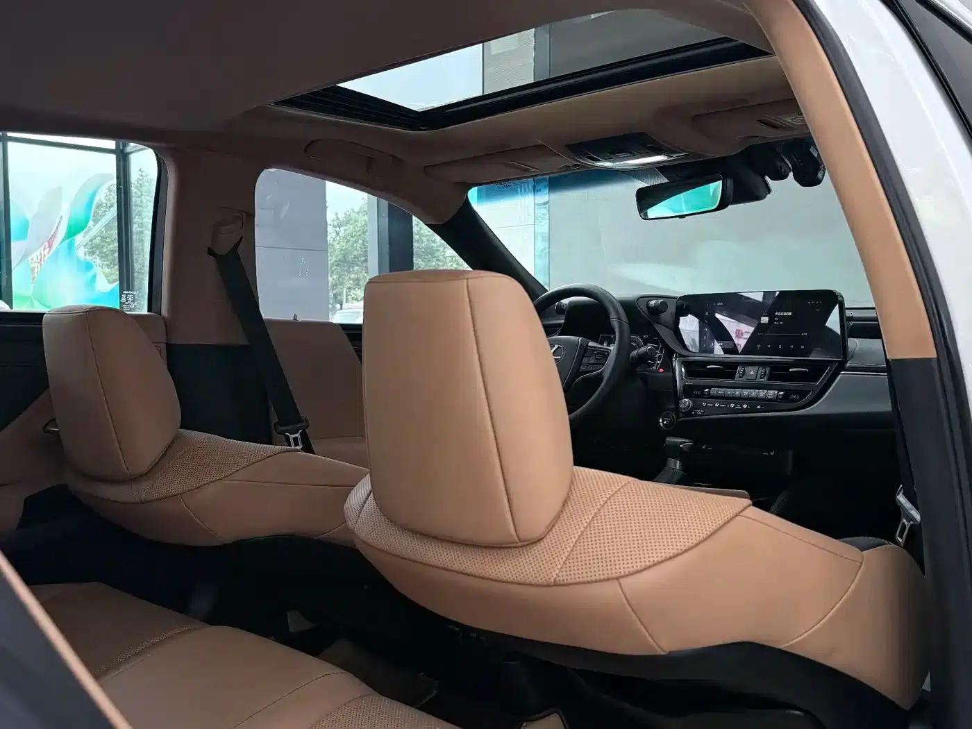 Lexus ES 2022 300h Premium Edition — миниатюра 19
