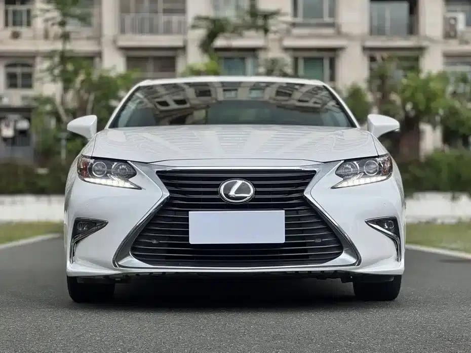 Lexus ES 2015 200 Elite Edition — миниатюра 2