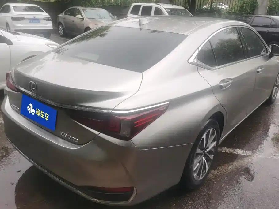 Lexus ES 2022 200 Premium Edition — миниатюра 3