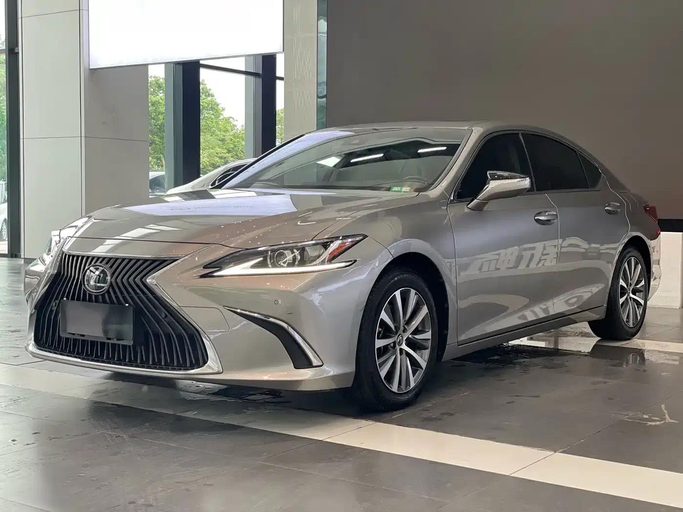 Lexus ES 2020 200 Excellence Edition — миниатюра 1