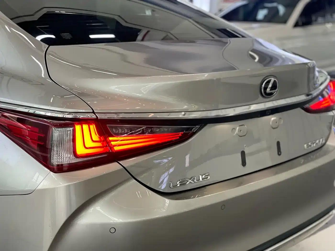 Lexus ES 2020 200 Excellence Edition — миниатюра 7