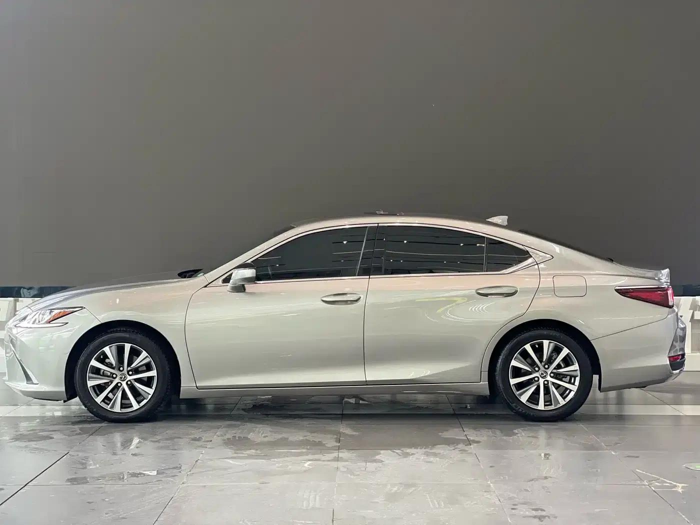 Lexus ES 2020 200 Excellence Edition — миниатюра 8