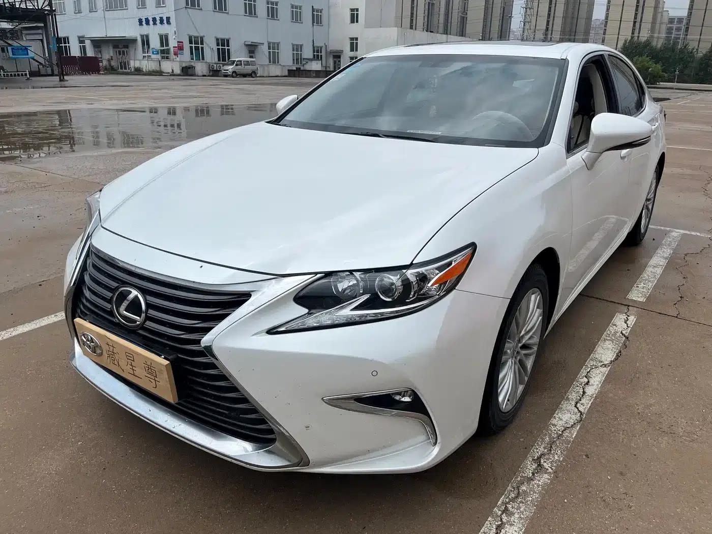 Lexus ES 2015 200 Comfort Edition — миниатюра 1