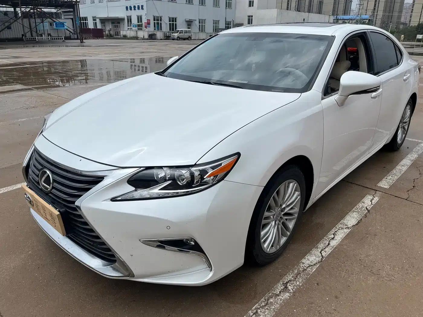 Lexus ES 2015 200 Comfort Edition — миниатюра 2