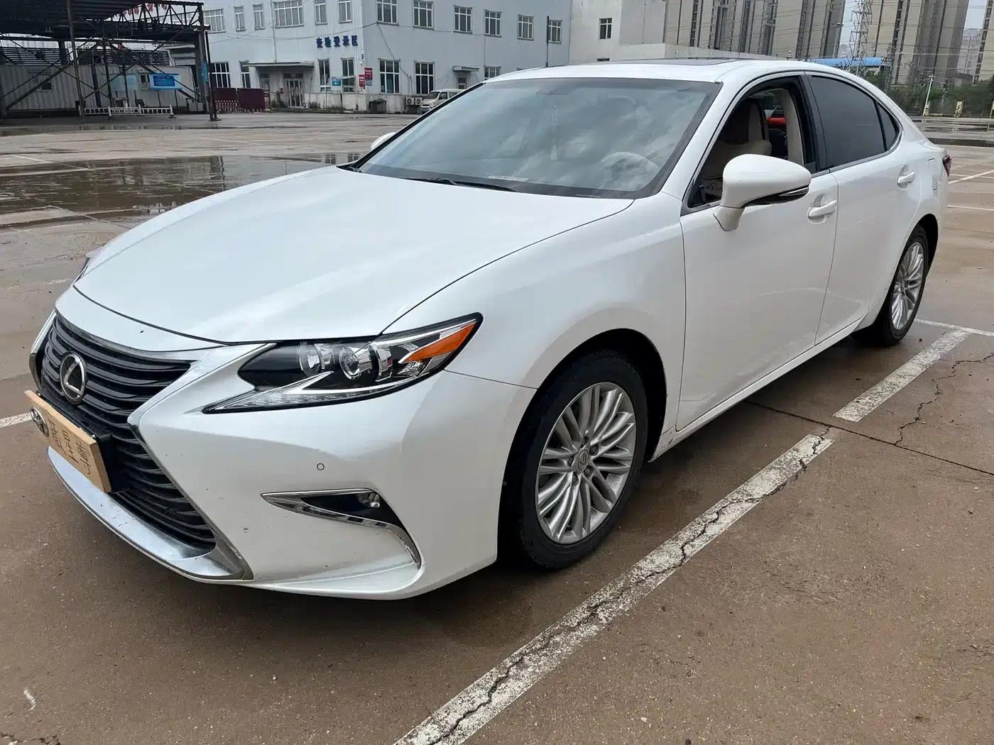 Lexus ES 2015 200 Comfort Edition — миниатюра 3