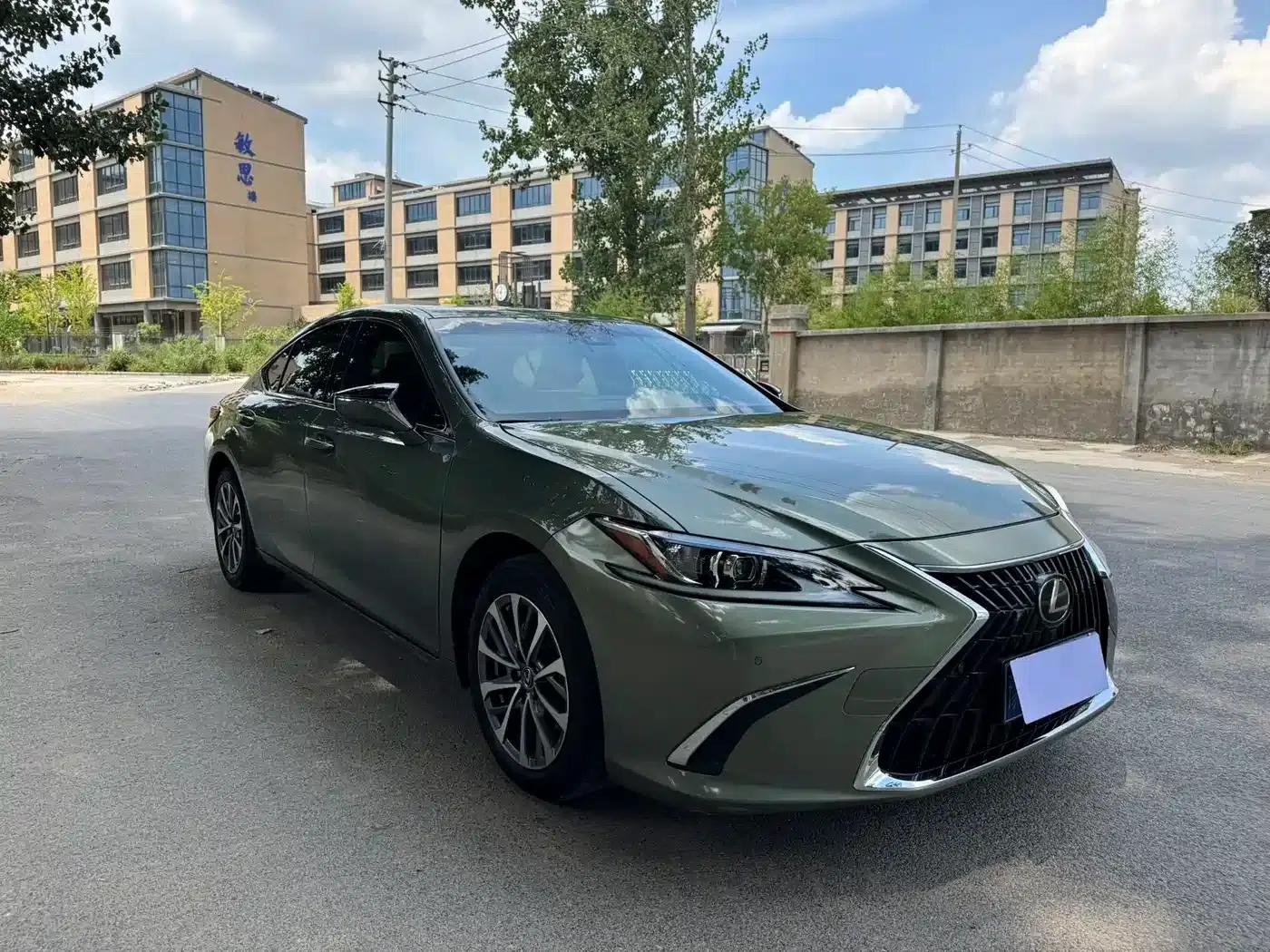 Lexus ES 2021 Model 200 Premium Edition — миниатюра 3
