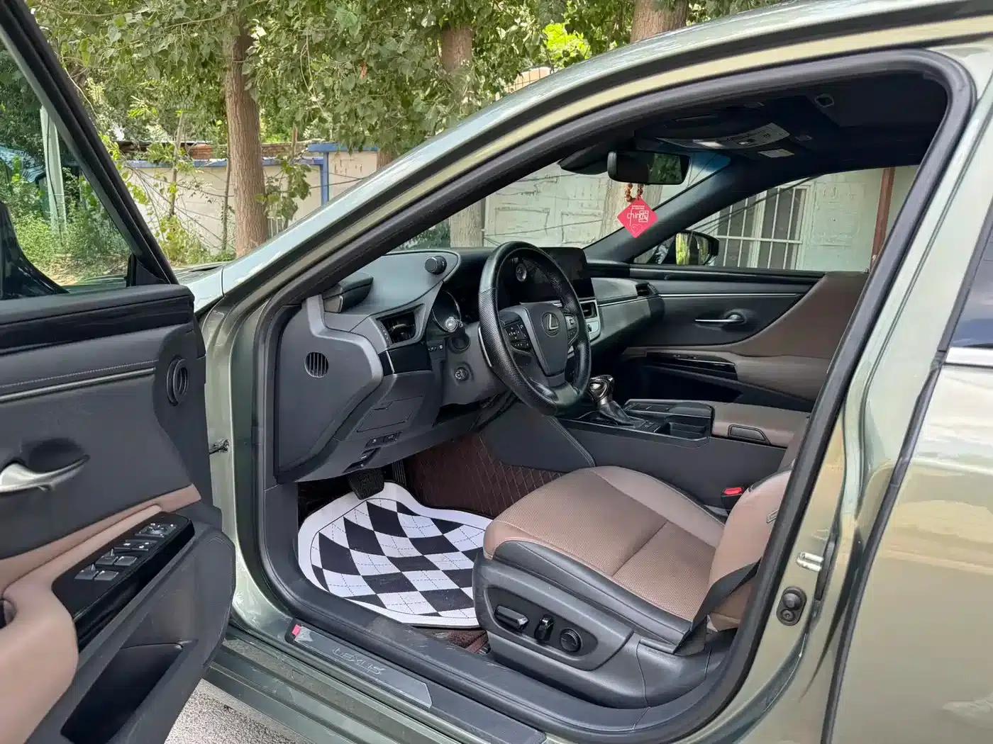 Lexus ES 2021 Model 200 Premium Edition — миниатюра 4